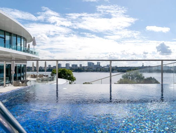 Spaophold i Hamborg: Luksus på The Fontenay og vores personlige guide til byen