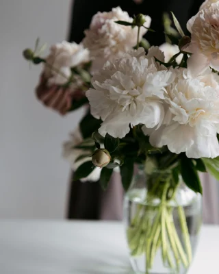 Friske blomster på bordet, en duft af forår i luften og et lille strejf af natur i hverdagen – det er de små ting, der gør en forskel. 💖

Så hvorfor vente på en anledning? Køb blomster til dig selv, bare fordi du fortjener det. 🌿🌷

#gobeautydk #blomster #forår #selvforkælelse